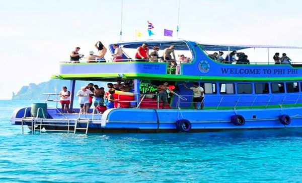 Phuket Phi Phi Island tour with Lunch by BigBoat + Pick Up + Drop Off